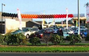 Grab their attention with fabulous Balloon Garlands!